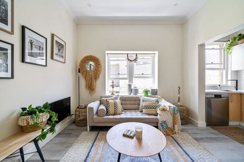 Relaxed Coogee Coastal Living With Ocean Views - Australian Directory 1