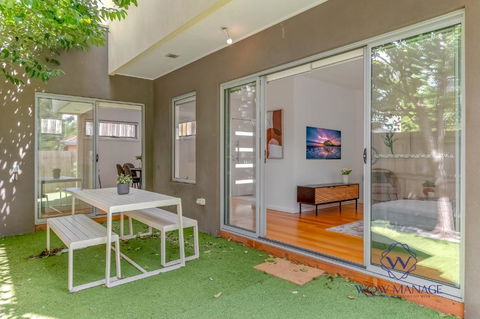 Relaxing Getaway Oasis With Patio In Charming Kew - Australian Directory 1