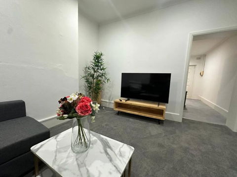 Remarkable 2 Bedroom House At The Centre Of Darlinghurst - Australian Directory 1