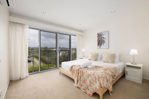 Renov Peaceful 3BR Morningside Gem: Cozy Retreat - Australian Directory 0