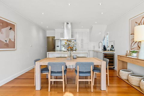 Renovated Brilliance In Bayside Albert Park - Australian Directory 2