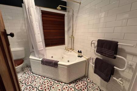 Renovated Cottage Near Cataract Gorge Launceston - Australian Directory 3