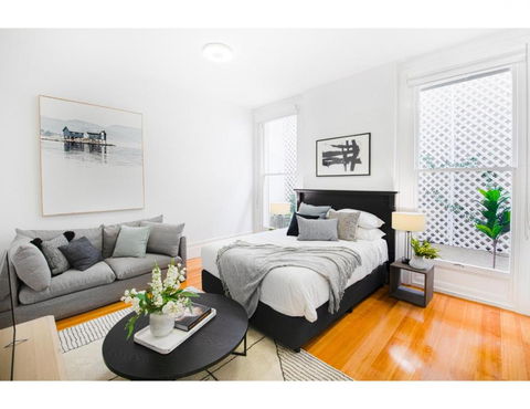 Renovated Studio In Bohemian Area Close To City - Australian Directory 0