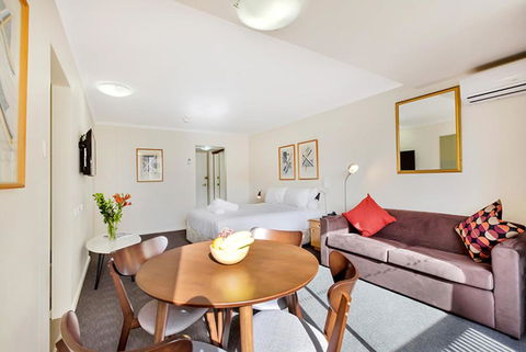 Renovated Stylish Studio - Australian Directory 1