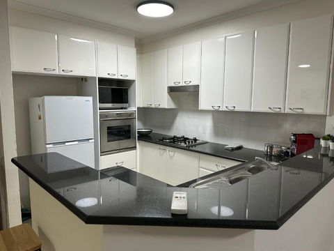 Resort Style 2BR Apt In Pyrmont Next To Darling Harbour - Australian Directory 2