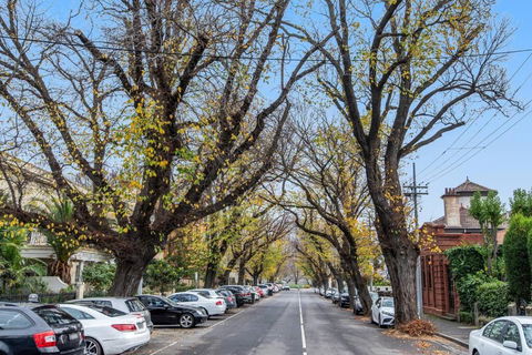 Retreat On George - Australian Directory 3