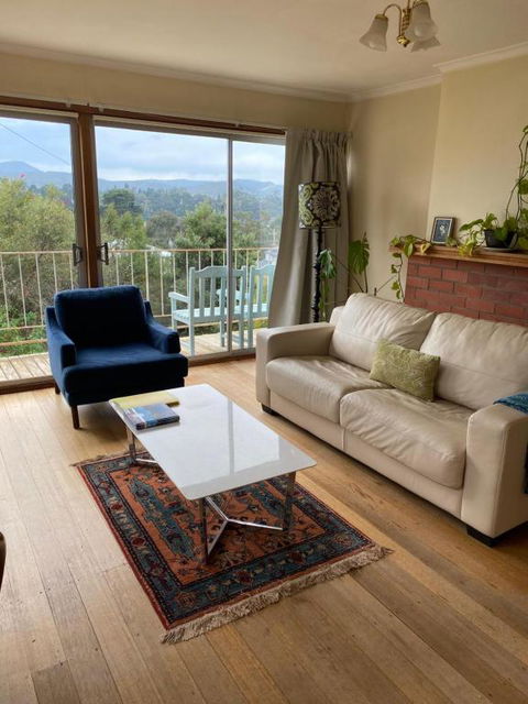 Retro Apartment Cornelian Bay - Water Views - Australian Directory 0