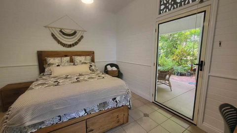 Ribbonwood Bed & Breakfast, Emu Park Qld - Australian Directory 2