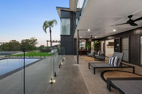 Ridge Retreat - Australian Directory 1