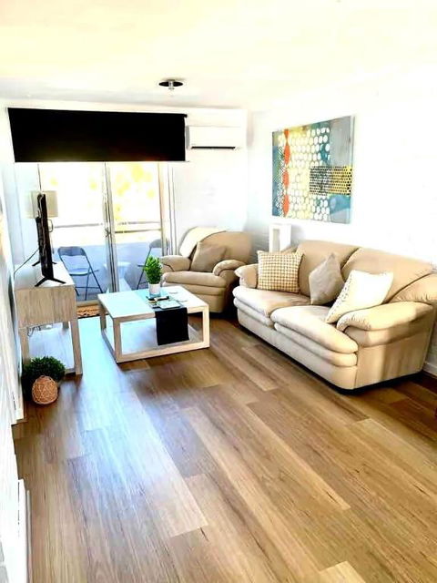 Right In Fremantle - Australian Directory 0