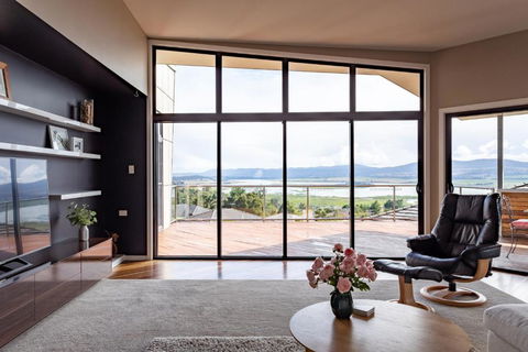River Haven Serene Spacious With River Views - Australian Directory 0