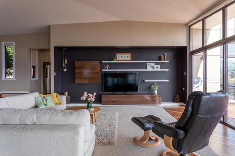 River Haven Serene Spacious With River Views - Australian Directory 2