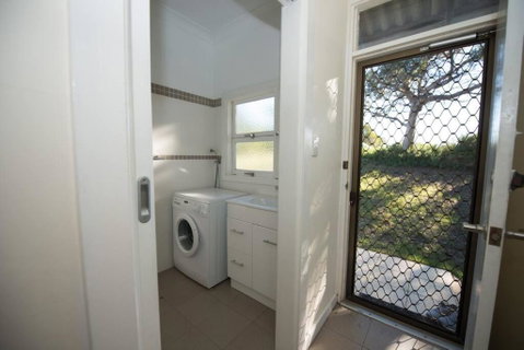 River Panorama Beach House - Australian Directory 1