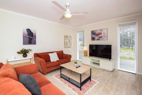River Retreat - Australian Directory 1