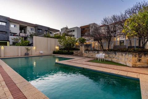 Riverside Panorama Suite Spectacular City Living - Australian Directory 2
