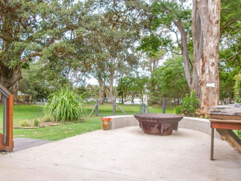 Riverside Retreat - Australian Directory 2