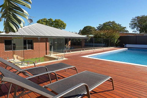 Rivervale Retreat - Spacious Family Living - Australian Directory 0
