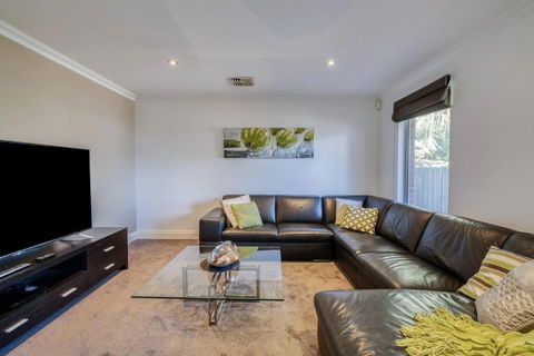 Rivervale Retreat - Spacious Family Living - Australian Directory 3