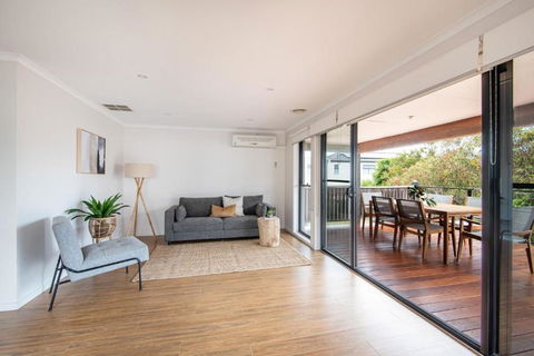 Safety Beach Abode Walk To The Beach - Australian Directory 1