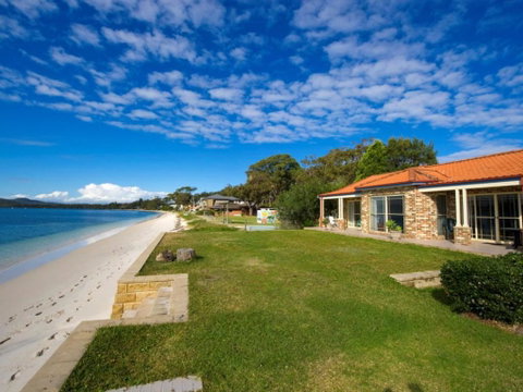 Salamander Beach Front - Australian Directory 0