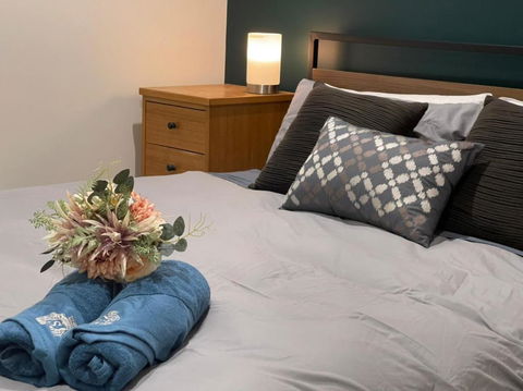 Royal Romanesque Holiday House In Dakabin - Australian Directory 3