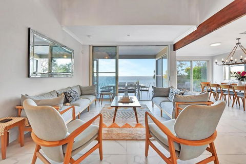 Royal Retreat Peaceful Lakefront - Australian Directory 1