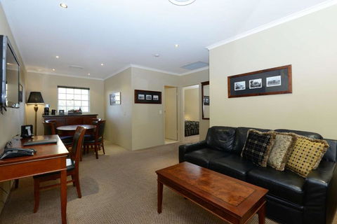 Rydges Armidale - Australian Directory 1