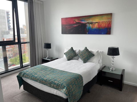 RNR On Franklin - Australian Directory 3