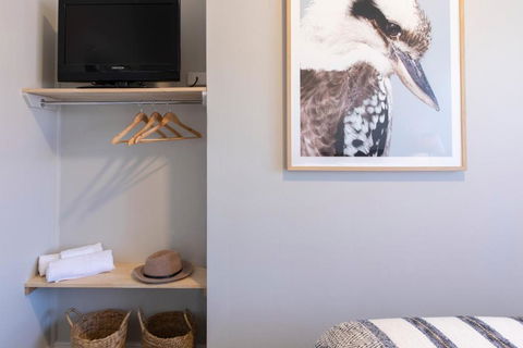 Robertson Public House And Kitchen - Australian Directory 1