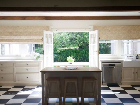 Robin Hill Manor - Australian Directory 3