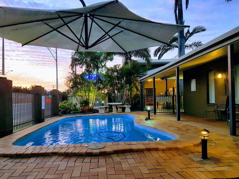 Rockhampton Palms Motor Inn - Australian Directory 2