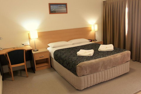 Rockhampton Palms Motor Inn - Australian Directory 1