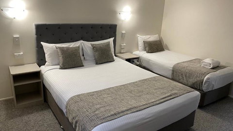 Rocky Gardens Motor Inn Rockhampton - Australian Directory 2