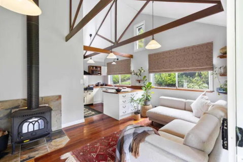 Romantic Lakeview Cottage - Australian Directory 3
