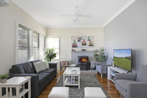 Ronelle Cottage - Australian Directory 1