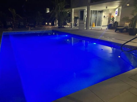ROOFTOP APARTMENT AT MARINA TERRACES - Australian Directory 1