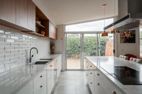 Rose Villa Heritage Home With Parking & WiFi - Australian Directory 2