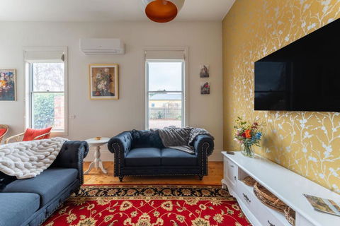 Rose Villa Heritage Home With Parking & WiFi - Australian Directory 3