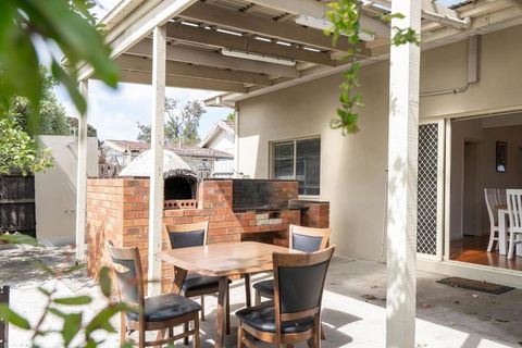 Rosebud Reset - A Beachside Group Getaway - Australian Directory 0