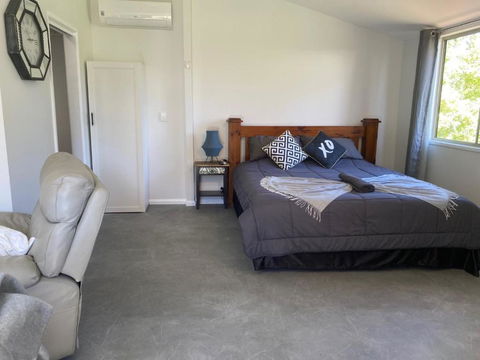Rosehill Cottage And Bush Retreat - Australian Directory 1
