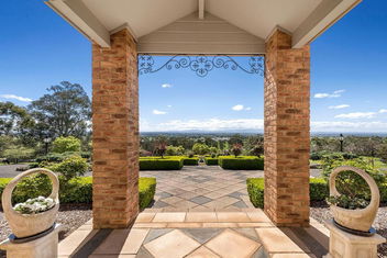 Rosewood Park Guest Suite with Australian Directory