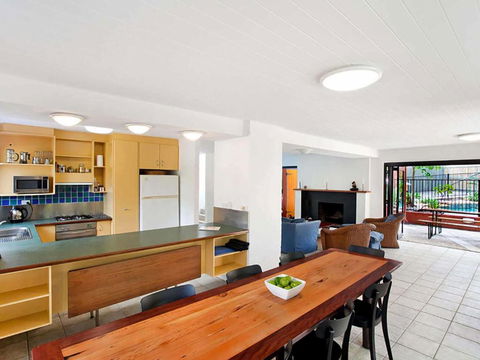 Ross Cres Spacious Private Beach House - Australian Directory 3