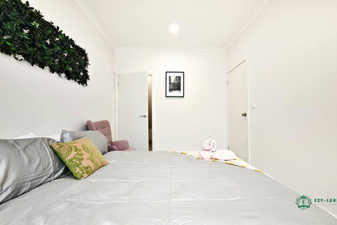 Rowville Modern Escape - Australian Directory 2