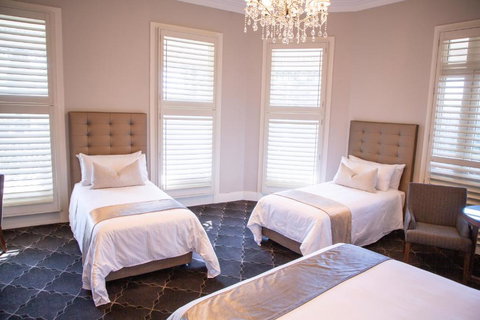 Royal Hotel Randwick - Australian Directory 1