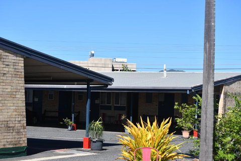 Royal Residences Rockhampton - Australian Directory 3