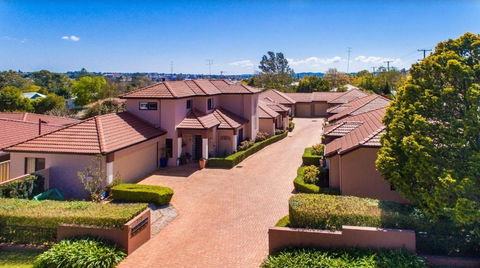 Ruthmor Villas - Australian Directory 1