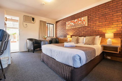 Ruthven Street Motor Inn - Australian Directory 3