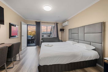 S1 Motel with Australian Directory