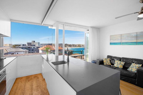 S16S - Bondi Vistas - Australian Directory 0