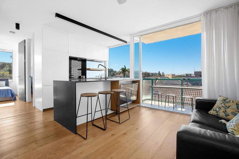 S16S - Bondi Vistas - Australian Directory 1